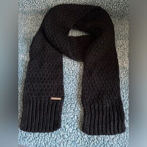 Michael Kors cable knit beanie and scarf set